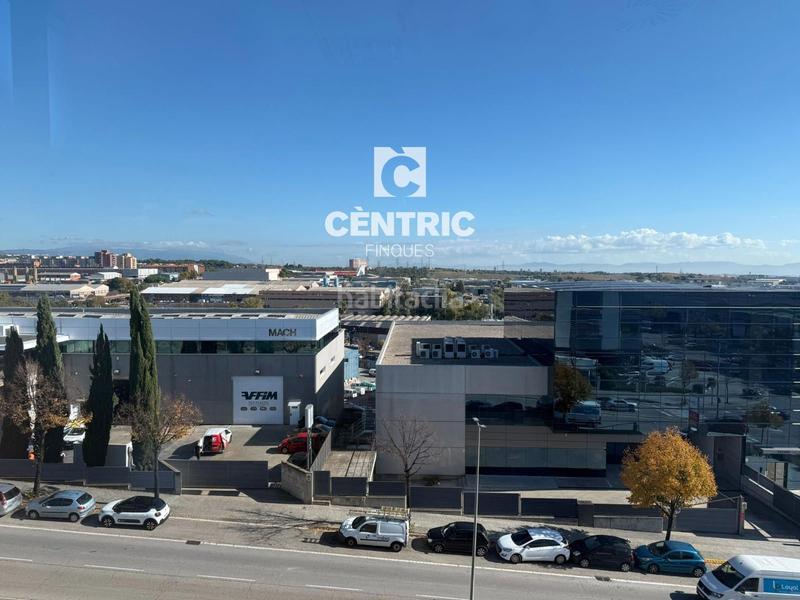 Foto e4399113-ba4d-4978-851f-ec4595cd2fc8. Rent office space in Polígon Industrial Santa Margarida Terrassa