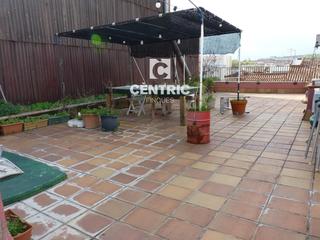 Casa adossada a La Maurina. Casa adosada de 80 m2 útiles con garaje de 80 m2 y terraza de 10