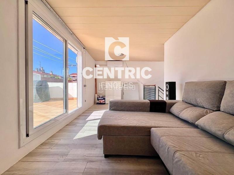 Foto c021dc88-e5c4-487d-b3ab-32e0f8ce9bb6. Zweistöckige wohnung in Sant Pere Nord Terrassa