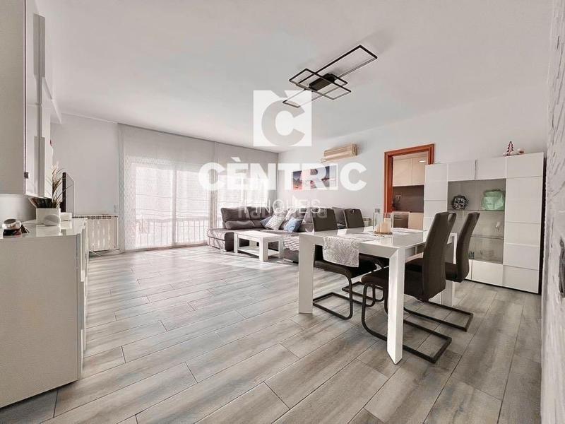 Foto eed49567-aa0b-4bcf-89a6-4d4a3537230c. Zweistöckige wohnung in Sant Pere Nord Terrassa