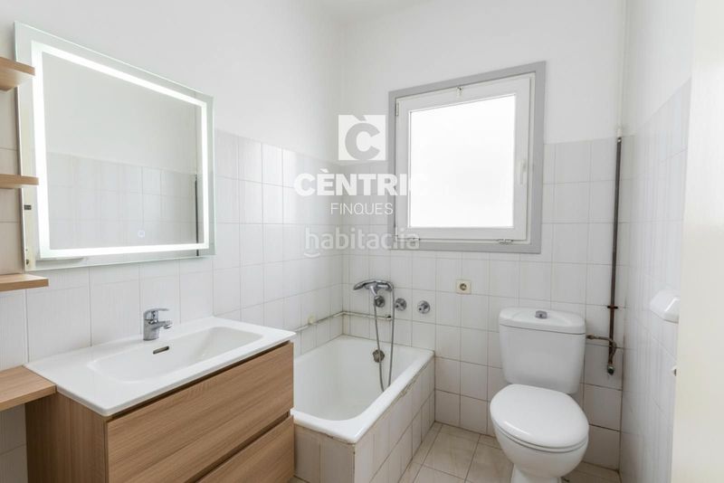 Foto 6f9fdb26-4cb6-4777-a95d-f7a37b4129d6. Pis a Egara Terrassa