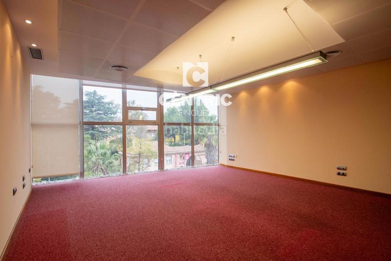 Foto c04e6966-303a-45ee-b5ff-82a1c3ddb477. Rent office space in San Pere Terrassa