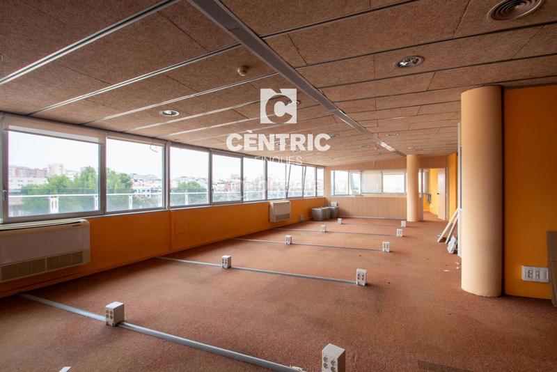 Foto b0d18926-c20c-410a-80da-d74a5c14e742. Location bureau dans San Pere Terrassa