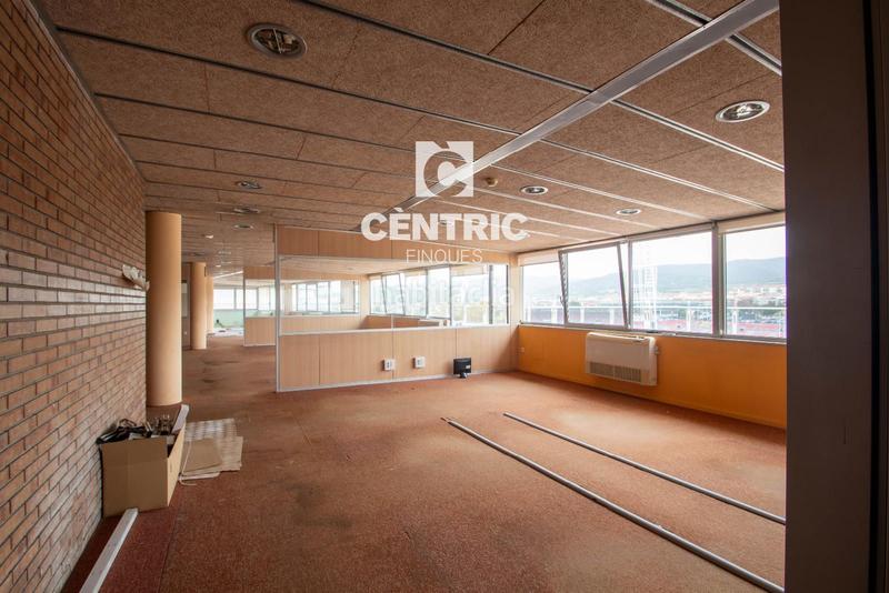 Foto b8f1f132-a7c4-4be3-afba-2e366bc48dd5. Location bureau dans San Pere Terrassa