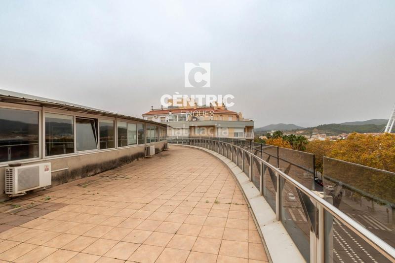 Foto df4bb00c-b9d3-4909-8862-d5a2bbec7f49. Location bureau dans San Pere Terrassa