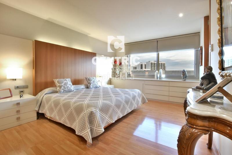 Foto 70795819-1621-4f95-a58e-c90f5a07d71c. Reihenhaus in Sant Pere Nord Terrassa