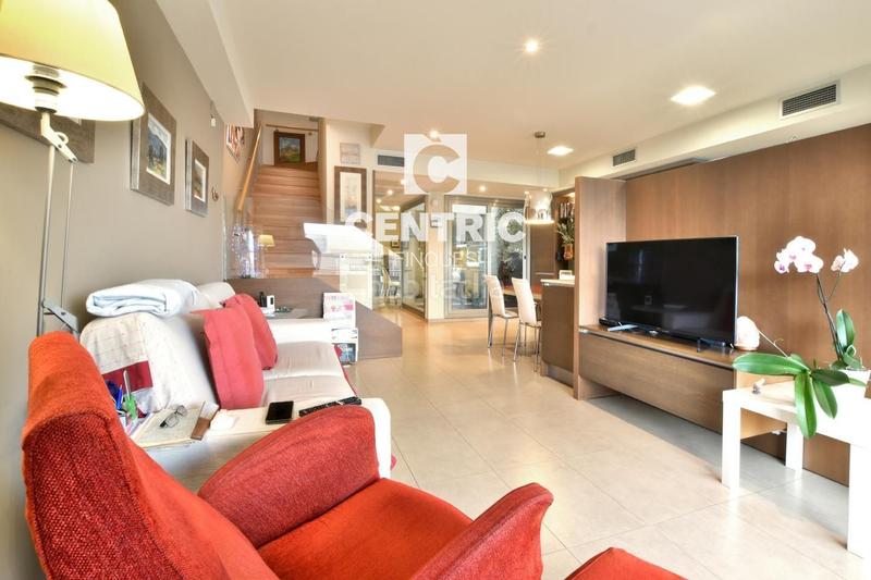 Foto 78b81fcc-2df5-41f4-9b2f-59bd4b95c68c. Reihenhaus in Sant Pere Nord Terrassa