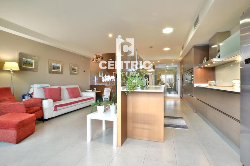 Foto 84077eb3-8e7a-4cc1-8b91-4e740316a76b. Reihenhaus in Sant Pere Nord Terrassa