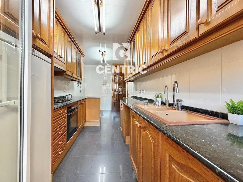 Foto 0cd33900-d80b-4305-986d-87a81fbfc1ff. Maison jumelée dans Centre Sant Quirze del Vallès