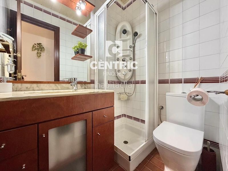 Foto ae8924fd-c04d-42ff-a2ab-042e7c6681d8. Maison jumelée dans Centre Sant Quirze del Vallès