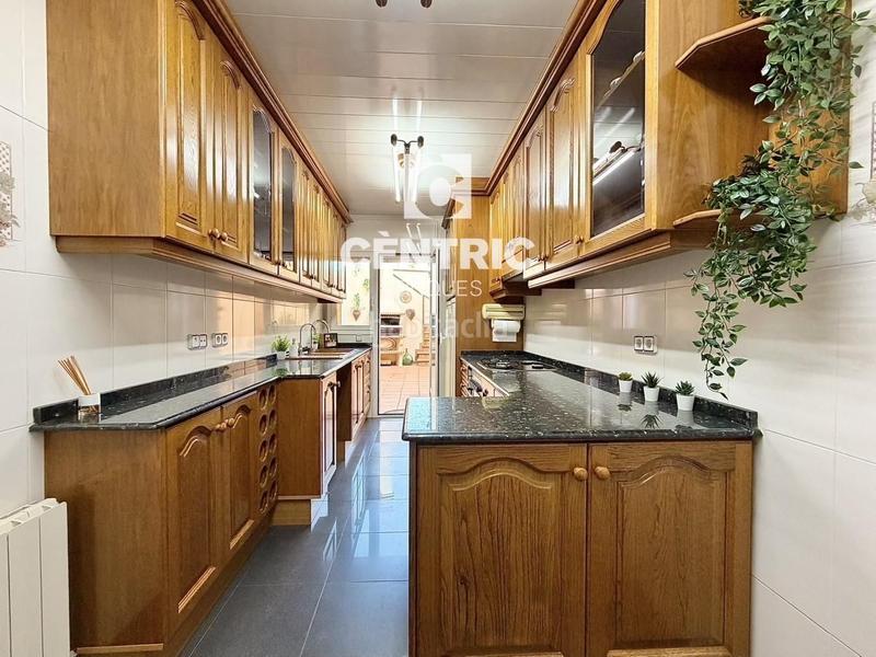 Foto c3382e5e-9529-4fe9-9780-474c05d8f0cb. Maison jumelée dans Centre Sant Quirze del Vallès