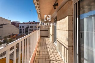Etagenwohnung  Rambla sant nebridi. Piso de tres habitaciones de dise�o en el coraz�n del cementiri