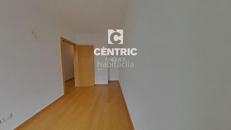 Foto 46207539-b0c6-4835-9f86-34640468c091. Pis amb aparcament a Plaça Catalunya - Escola Industrial Terrassa