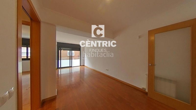 Foto a7d31d57-d42b-4b33-89e3-71106210be7b. Pis amb aparcament a Barri del Centre Terrassa