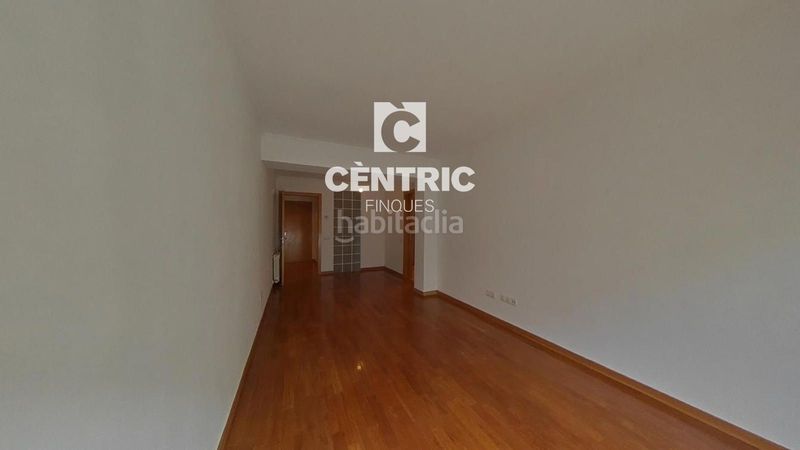 Foto ce739ae4-5a8d-4f0b-9716-59da175da17d. Pis amb aparcament a Barri del Centre Terrassa