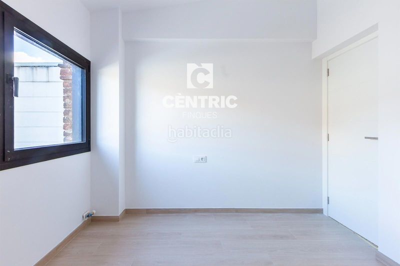 Foto 1cad5b8c-5651-47f3-b944-cb4f10d69059. Casa adossada a Barri del Centre Terrassa