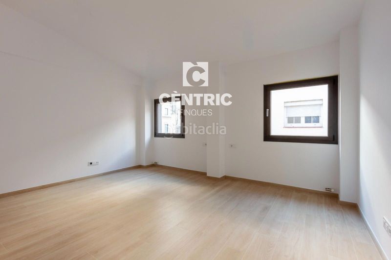 Foto 4b99a7f1-492a-4de0-b29c-587a0bd7d610. Casa adossada a Barri del Centre Terrassa