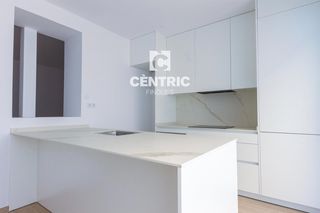 Casa a schiera in Barri del Centre. Casa de 5 habitaciones a estrenar en el centro
