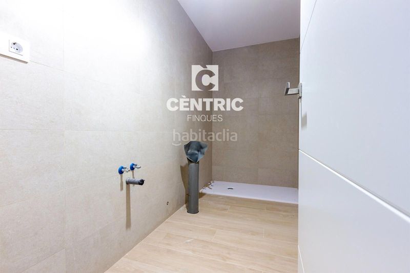 Foto 637f8574-9234-4f88-82c7-f56e8a7148e1. Casa adossada a Barri del Centre Terrassa