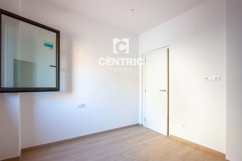 Foto ede6a464-b250-4761-b3e4-9b4f1f0305e2. Casa adossada a Barri del Centre Terrassa