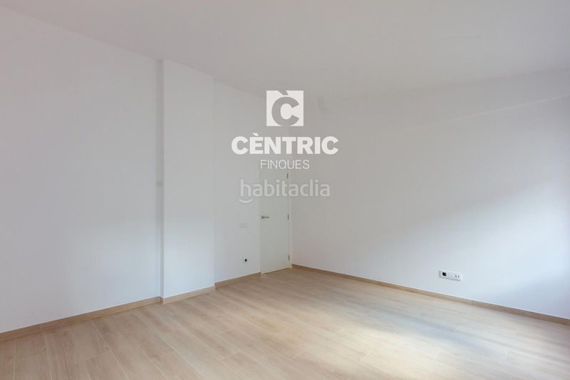 Foto eebfb379-c473-4684-925e-9a49c0b8ae69. Casa adossada a Barri del Centre Terrassa