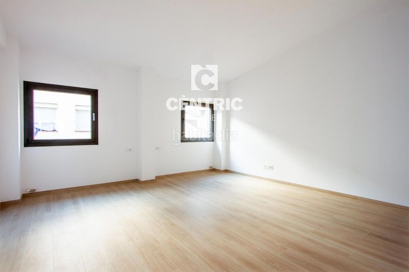 Foto ef5fd4df-a75d-4bc4-9750-f6106dfa8833. Casa adossada a Barri del Centre Terrassa