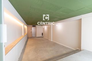 Rent Office space in Barri del Centre. Despacho moderno en alquiler en el centro de terrassa con parkin
