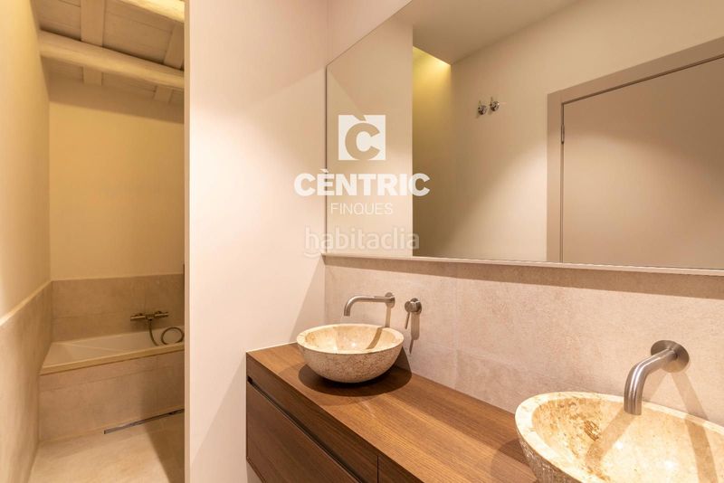 Foto b4b439a0-86ee-49a3-94f7-33f768180d02. Casa amb calefacció aparcament a Barri del Centre Terrassa