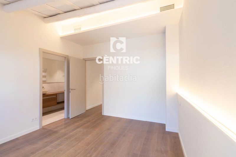 Foto cf8eecf7-7b09-4155-844f-8f427cdb4063. Casa amb calefacció aparcament a Barri del Centre Terrassa