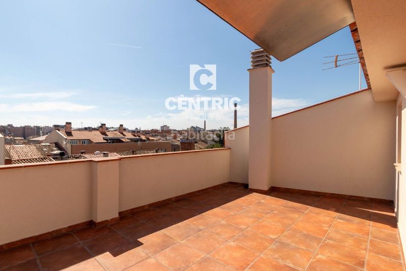 Foto 03518c94-fb61-486e-a261-c8c943ba2236. Casa adossada amb calefacció a Centre Sabadell