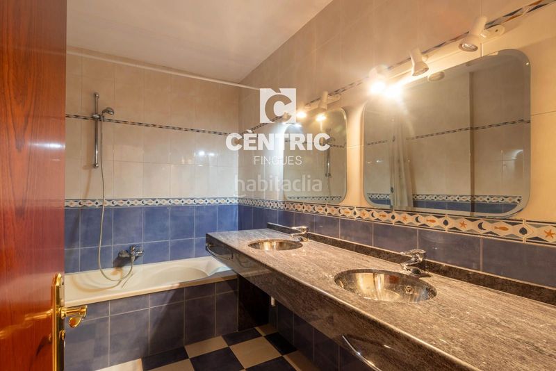 Foto 08088369-1233-470a-8f70-3a46a3b1097f. Casa adossada amb calefacció a Centre Sabadell