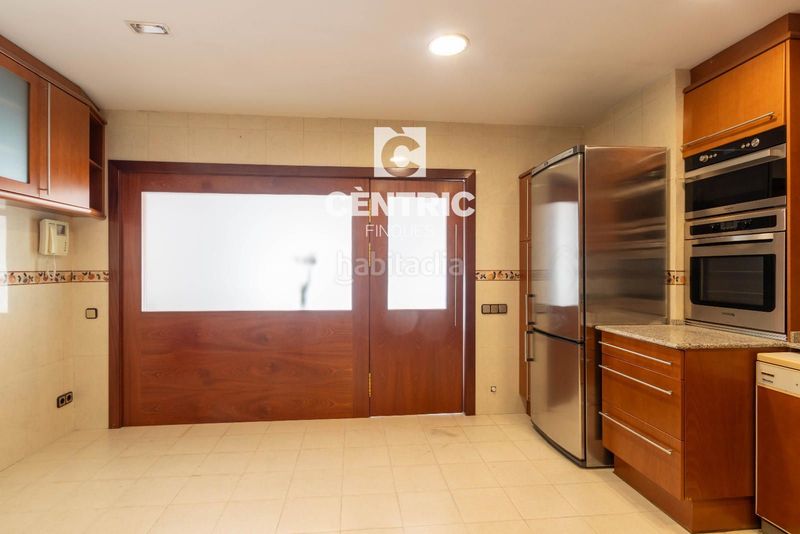 Foto 24a8ff86-2be6-47dc-a2cd-58a5d0a27dce. Casa adossada amb calefacció a Centre Sabadell