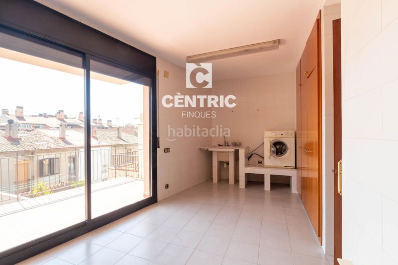 Foto 58a07f35-ecb1-407c-9e43-d10f8dec854e. Casa adossada amb calefacció a Centre Sabadell