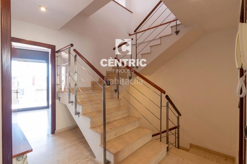 Foto 5de34e00-104b-4463-af1a-71b29335ecc6. Casa adossada amb calefacció a Centre Sabadell