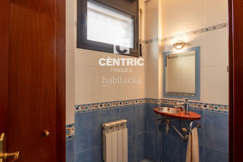 Foto 8eb54298-b243-4816-b64a-214955879a55. Casa adossada amb calefacció a Centre Sabadell