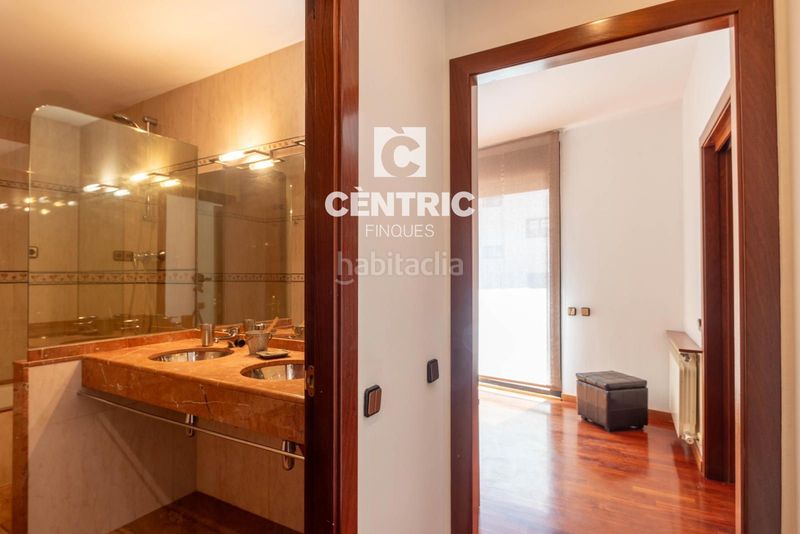 Foto cfeaac87-4210-4639-8e39-4ad172d5b0b2. Casa adossada amb calefacció a Centre Sabadell