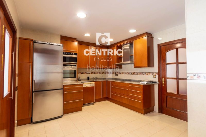 Foto f0613867-c8b9-4bf2-8354-a141d03ad4ce. Casa adossada amb calefacció a Centre Sabadell