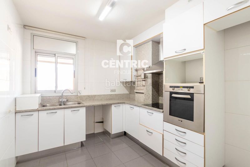 Foto 2e38826a-0f63-49ca-a7b1-4ff9bab383c3. Dúplex amb calefacció aparcament a San Pere Terrassa