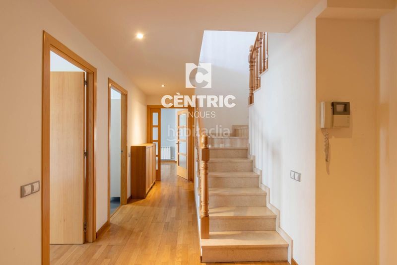 Foto 38bcc34e-1ded-42c5-b5fd-d52a29acb386. Dúplex amb calefacció aparcament a San Pere Terrassa