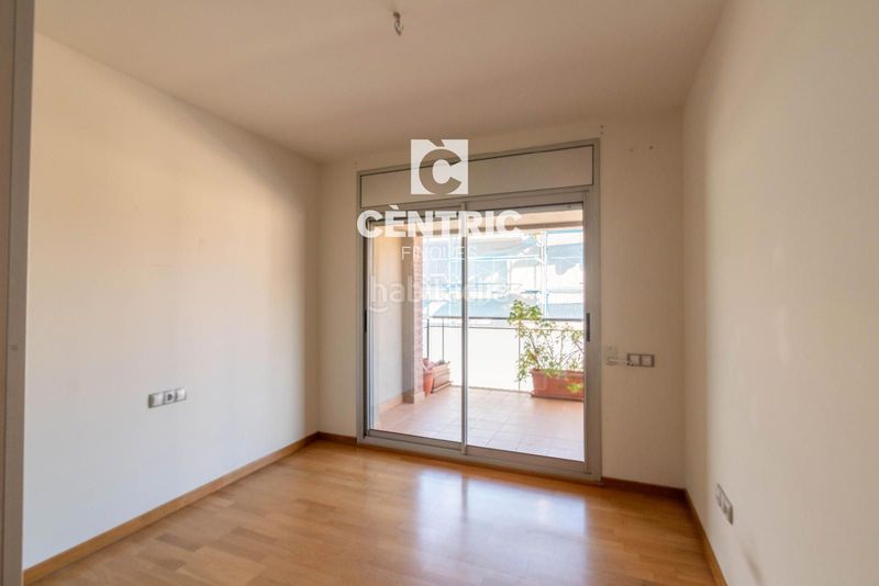 Foto 4255cd6c-716a-40a7-9d21-cb18ac8ff5f4. Dúplex amb calefacció aparcament a San Pere Terrassa