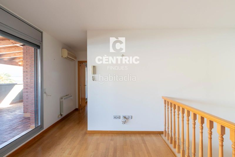 Foto a2eefdd5-3947-477c-aabe-63881fd12555. Dúplex amb calefacció aparcament a San Pere Terrassa