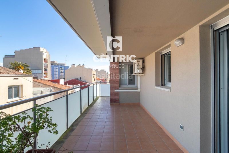 Foto f2af5d7e-8a4c-47a4-bf70-eb9648f5b7af. Dúplex amb calefacció aparcament a San Pere Terrassa