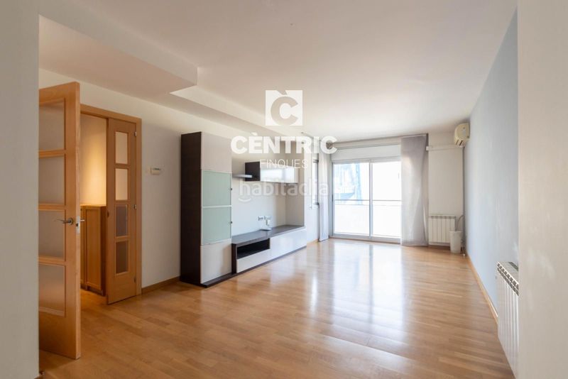 Foto fd94533a-759c-44ad-93d7-8e8fdaf39950. Dúplex amb calefacció aparcament a San Pere Terrassa