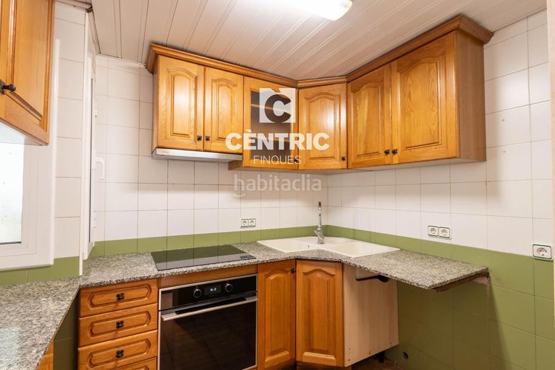 Foto d0f3624a-7708-4d4b-b1a0-d98a9138d8ec. Àtic amb calefacció a Ca n'Aurell Terrassa