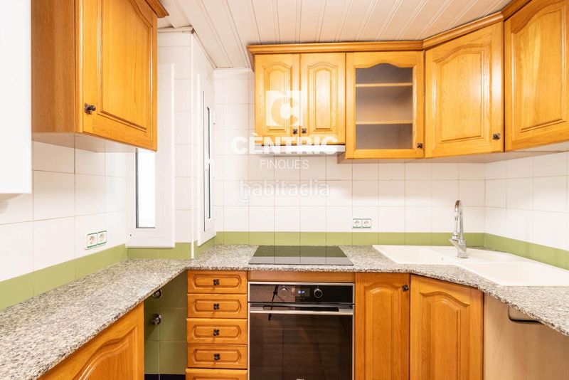 Foto ffe8df33-ff23-4c08-ab32-82fdeb58772c. Àtic amb calefacció a Ca n'Aurell Terrassa