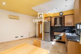 Pis a Centre. Piso con encanto en el coraz�n de sant quirze del vall�s  ideal