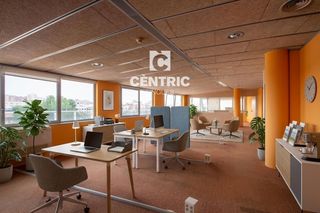 Miete Büro in San Pere. Oficina exclusiva con gran terraza en avinguda abat marcet  400