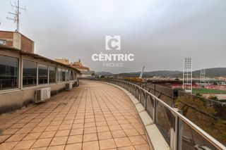 Rent Office space in San Pere. Oficina exclusiva con gran terraza en avinguda abat marcet  400