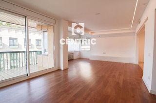 Rent Flat in Barri del Centre. Espectacular piso en pleno centro de terrassa.