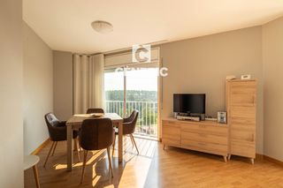 Location Appartement à Les Arenes - La Grípia - Can Montllor. Piso de dos habitaciones con parking